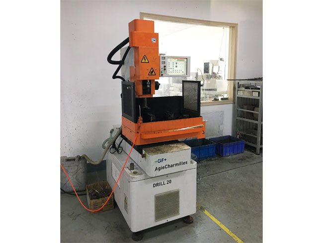 阿奇數(shù)控穿孔機