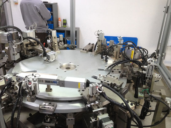 轉(zhuǎn)盤式組裝機